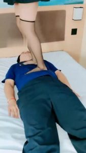 【萌宝儿】鞋绑狗脸/黑丝全体重踩踏_绳艺资料库视频资源下载