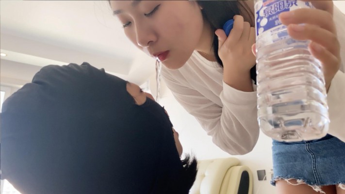 图片[7]_【甜妹女M】女M用舌头舔干净主人鞋底_绳艺套路直播视频资源网