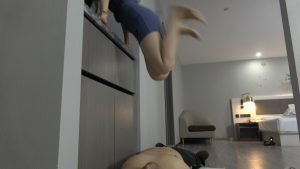 【领主老大】肉丝脚暴力跳踩_绳艺资料库视频资源下载