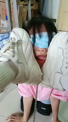 图片[4]_【爱可呀】学姐寝室伺候-胯下辱/舔鞋底/舌头洗脚/吃浓痰面包_绳艺资料库