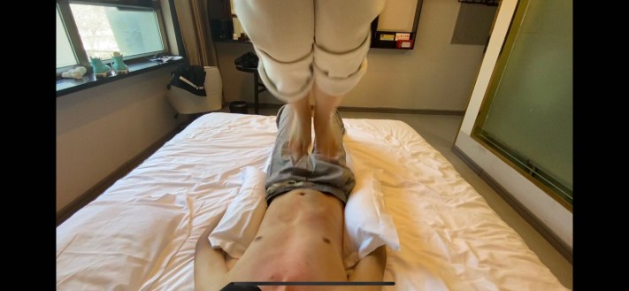 图片[6]_女大学生素人第一次踩踏_绳艺资料库