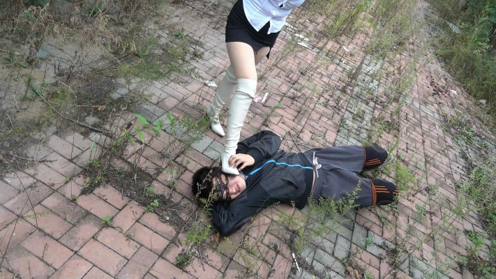 图片[9]_【彼岸花】女上司辞退男员工，男员工惨成为靴下奴_绳艺资料库视频资源下载