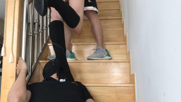 图片[10]_双机位小鱼女神情侣主边KISS边踩头羞辱追求者舔靴子_绳艺套路直播视频资源网