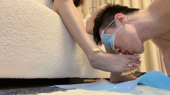 图片[7]_『瞳理心』亦瞳白袜踹脸踩食物喂食口水脚深喉舌头刷脚底_绳艺套路直播视频资源网