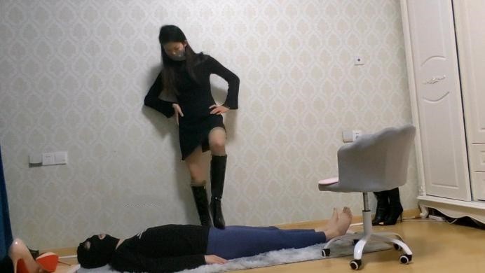 图片[20]_【苏州婉儿】残暴婉儿耳光不断全体重长靴细高跟踩踏丝足踩当_绳艺套路直播视频资源网