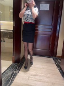 酒店玩舔空姐的黑丝原味臭脚_绳艺资料库