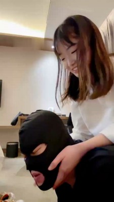 图片[3]_【小妈】喝圣水/裸足踩踏/闻棉袜/骑马吃口水_绳艺资料库视频资源下载