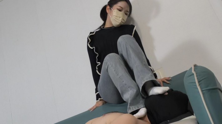 图片[9]_【女神学院·稚主KK】棉袜踩踏踢裆_绳艺资料库视频资源下载