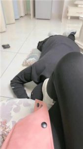 【萱萱子】舔脏鞋/闻白袜肉丝脚_绳艺资料库