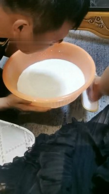 图片[2]_【琴魔】伺候主人沐足-喝洗脚水-鞭打_绳艺资料库视频资源下载