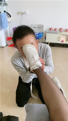 图片[17]_【嘉文】长靴重度踢踹/人体烟灰缸/耳光_绳艺资料库视频资源下载