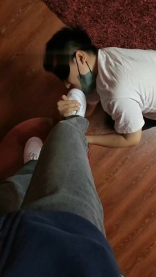图片[3]_【小琪】学生S小白鞋黑丝闻舔/碾压喂食【完整版】_绳艺套路直播视频资源网