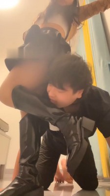 图片[2]_【伊诺】巨人视角-长靴踩踏/近距离恋足舔/竖中指鄙视_绳艺资料库视频资源下载