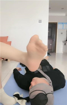 图片[19]_【不期而遇】脚踩脖子窒息/圣水/重度踢踹_绳艺套路直播视频资源网