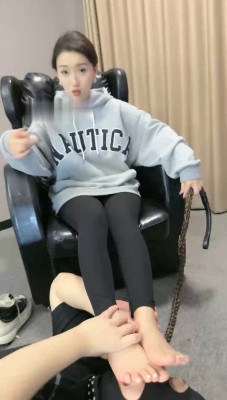 图片[11]_【潘妮女王】网瘾少年得用臭脚治疗_绳艺资料库视频资源下载