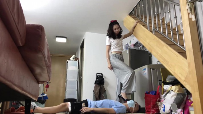 图片[7]_仰视小鱼女神高跟踩贱狗脖子_绳艺资料库视频资源下载