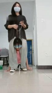 【爱可呀】开发学姐清理鞋子/奖励升水_绳艺资料库视频资源下载