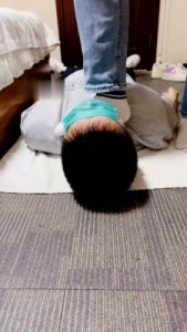 【子橘】皮带sp/下跪吃脚/全体重踩踏_绳艺套路直播视频资源网