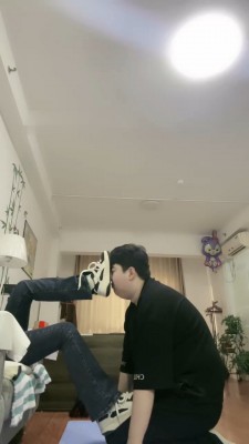 图片[2]_【不期而遇】胶皮头套闻袜香/胶带勒脖/吃呕吐物_绳艺资料库视频资源下载
