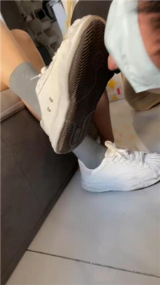 【玥野兔】舔脏小白鞋原味棉袜_绳艺资料库视频资源下载