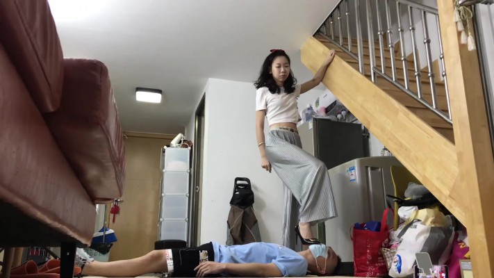 图片[5]_仰视小鱼女神高跟踩贱狗脖子_绳艺资料库视频资源下载