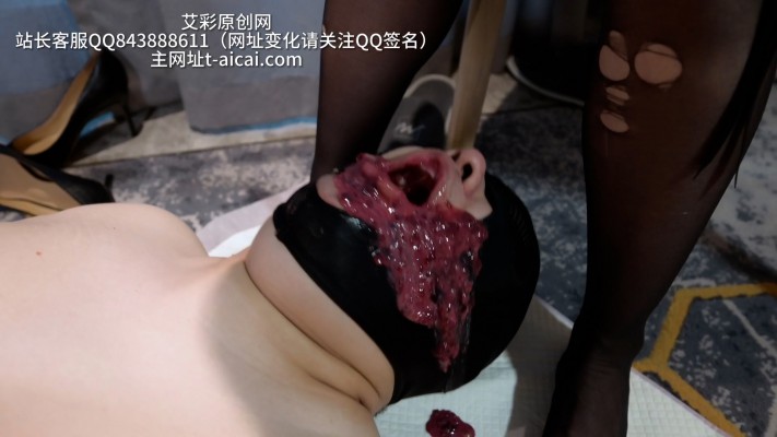 图片[9]_足底亲妈给贱狗制作狗粮喂食，呕吐物和攒了两天的超浓圣水羞辱_绳艺套路直播视频资源网