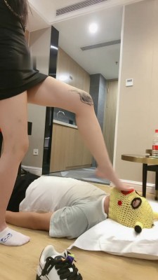 图片[13]_【陈甜女帝】重度连环提档/船袜脚踩踏_绳艺套路直播视频资源网