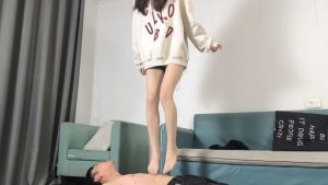 【女神学院·梓】长腿女神踩踏_绳艺资料库视频资源下载