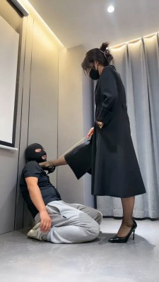 图片[11]_【辣姐】黑丝高跟-藤条-开发小奶狗_绳艺资料库视频资源下载