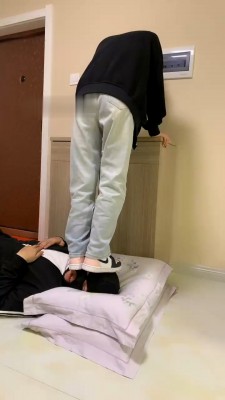 图片[2]_【精神小妹】6S学生主-重度全体重踩/踢踹_绳艺资料库视频资源下载