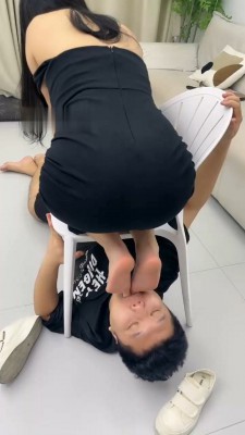 图片[11]_【伊诺】白鞋白袜气味羞辱/踩踏/臀部诱惑_绳艺资料库视频资源下载