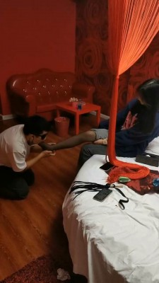 图片[2]_【小琪】学生S小白鞋黑丝闻舔/碾压喂食【完整版】_绳艺套路直播视频资源网