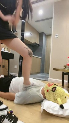 图片[7]_【陈甜女帝】重度连环提档/船袜脚踩踏_绳艺套路直播视频资源网