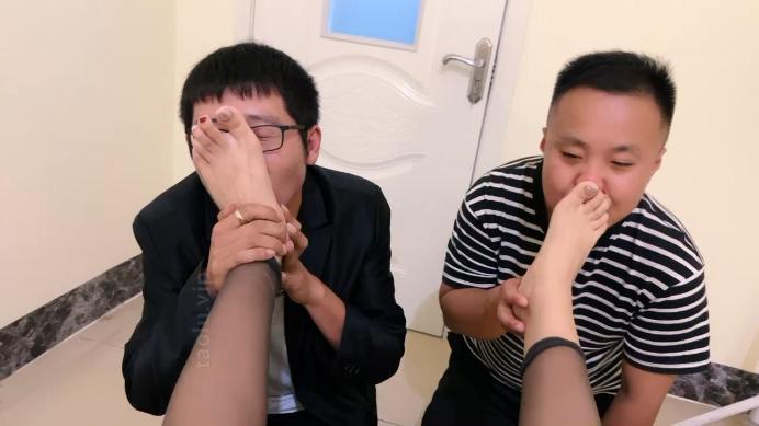 图片[2]_【孤傲女帝】双奴-舔脚/奴下奴抽耳光/sp/口水深喉/圣水_绳艺资料库视频资源下载