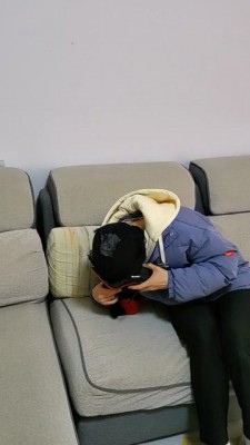 小婉大人 妹妹惩罚皮鞋踩踏甜鞋底踢裆_绳艺资料库