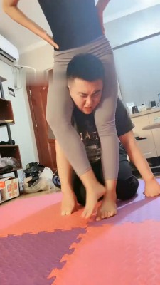 图片[8]_【小劳拉】瑜伽女神腿绞窒息专场_绳艺资料库视频资源下载