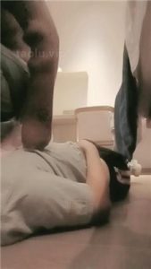 【陌初】狗链遛狗/运动鞋踩踏/白袜脚闻舔_绳艺资料库视频资源下载