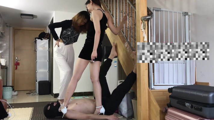 小鱼姐姐晚礼服白高跟携手梦梦女神强制全体重踩踏，踩脖子_绳艺套路直播视频资源网