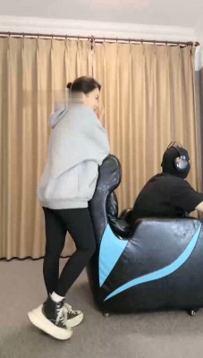 【潘妮女王】网瘾少年得用臭脚治疗_绳艺资料库视频资源下载