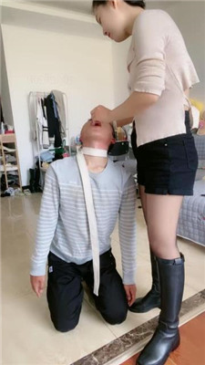 图片[14]_【嘉文】长靴重度踢踹/人体烟灰缸/耳光_绳艺资料库视频资源下载