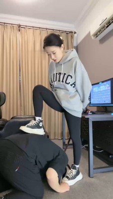 图片[5]_【潘妮女王】网瘾少年得用臭脚治疗_绳艺资料库视频资源下载