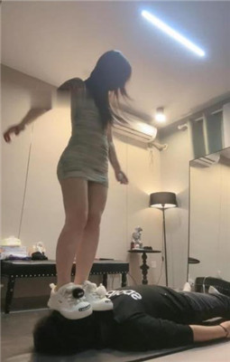 图片[12]_【伊楠】暴力调-惩戒打手心/高跟踩踏/裸足插嘴踩脸_绳艺资料库视频资源下载