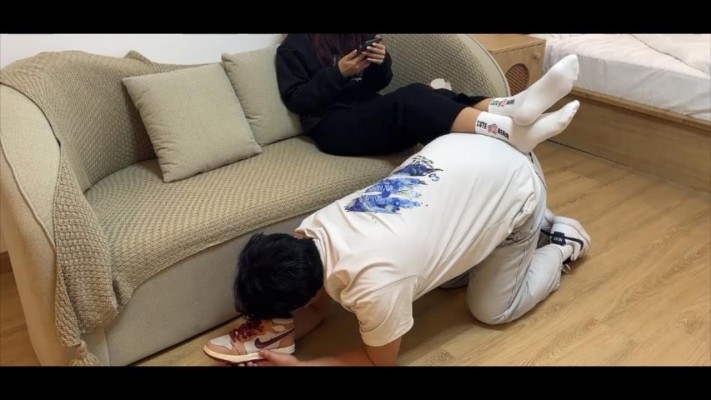 图片[7]_【无双工作室】素人系列二：给素人舔鞋底，鞋底喂食_绳艺资料库视频资源下载