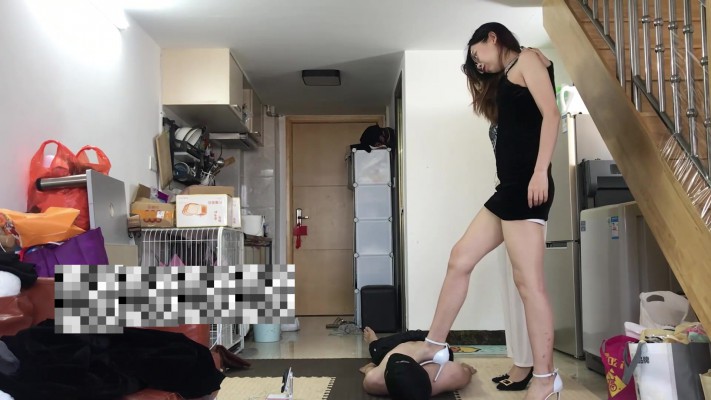 图片[8]_小鱼姐姐晚礼服白高跟携手梦梦女神强制全体重踩踏，踩脖子_绳艺套路直播视频资源网