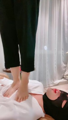 图片[6]_【夏芙】出差领导伺候-小白鞋白袜闻舔/鞭打/浴室虐_绳艺套路直播视频资源网