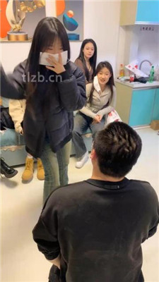 图片[13]_【精神小妹】幸运大转盘-群殴-踢踹踩跺/耳光坐头_绳艺套路直播视频资源网