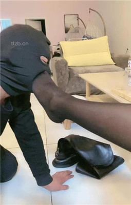 图片[9]_【赵奈奈】没钱交房租被虐-靴子碾脸/暴力踢踹【完整版】_绳艺资料库