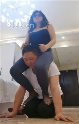 图片[19]_【奶御】骑马腿绞/长靴踩踏地毯_绳艺套路直播视频资源网