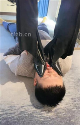 图片[9]_【潘妮女王】白领高跟黑丝踩虐犯错下属_绳艺资料库视频资源下载