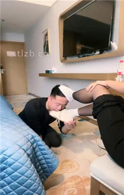 图片[9]_【绝美兔女王】小白鞋白袜配黑丝虐贱奴_绳艺套路直播视频资源网